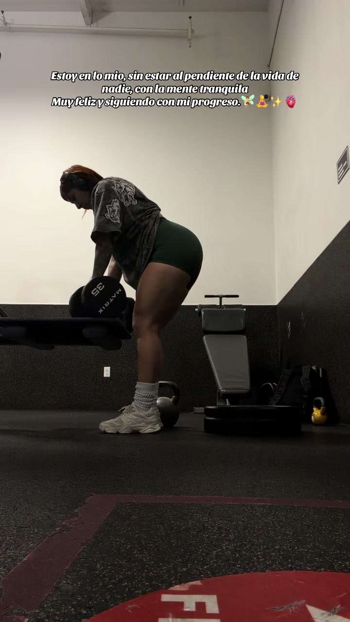 @bootyy_queens