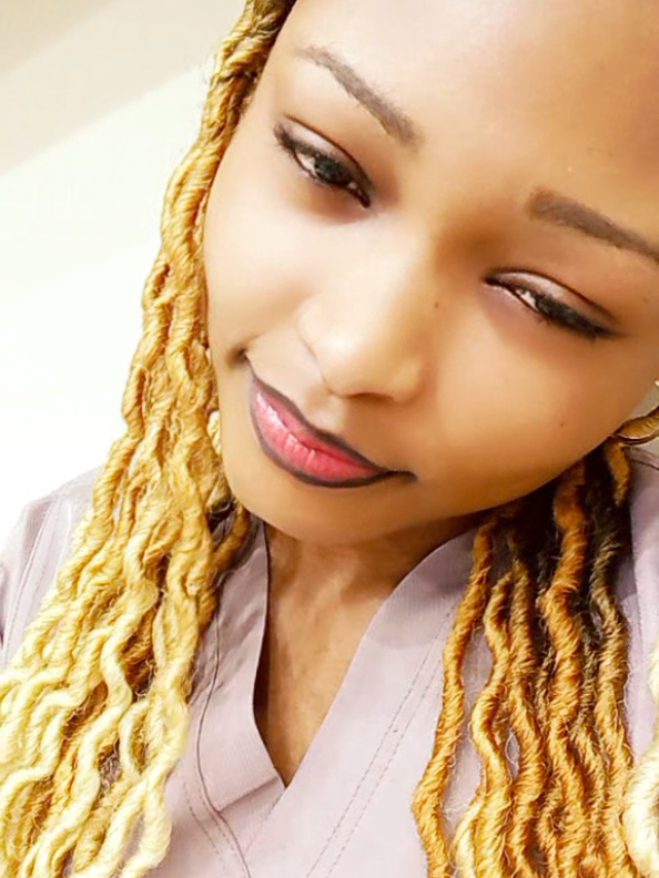 @Phoebe Mirikwa official✅