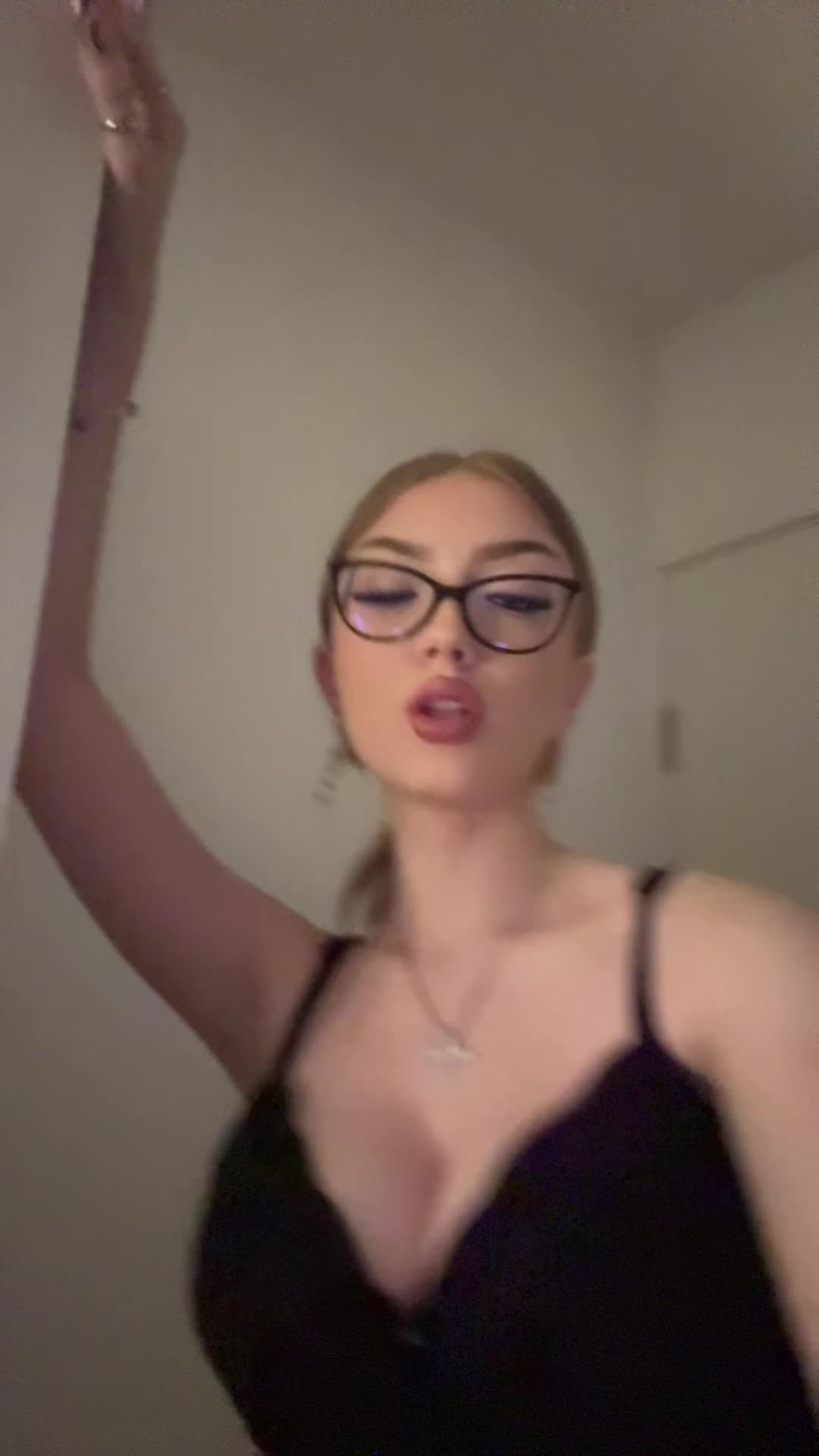 @🖤