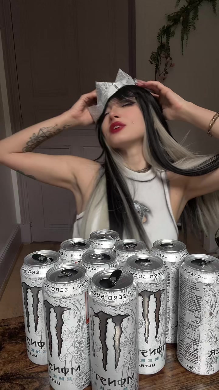 @spookydollie_