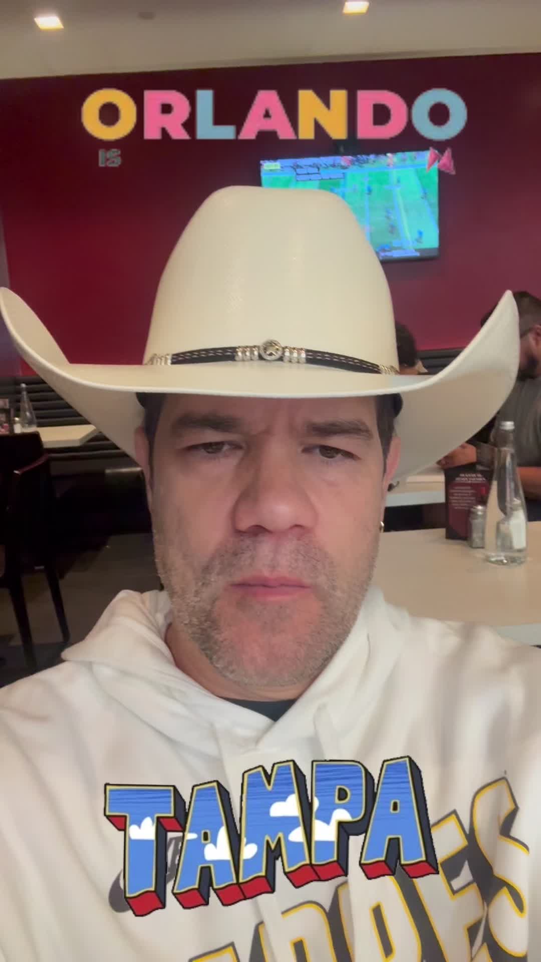 @Juan Dávila