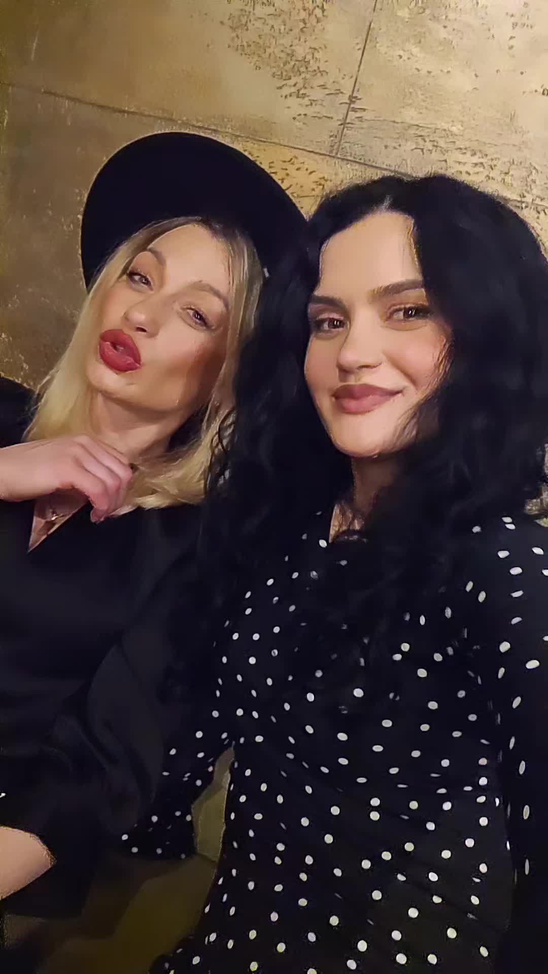 @Cristina Isabela