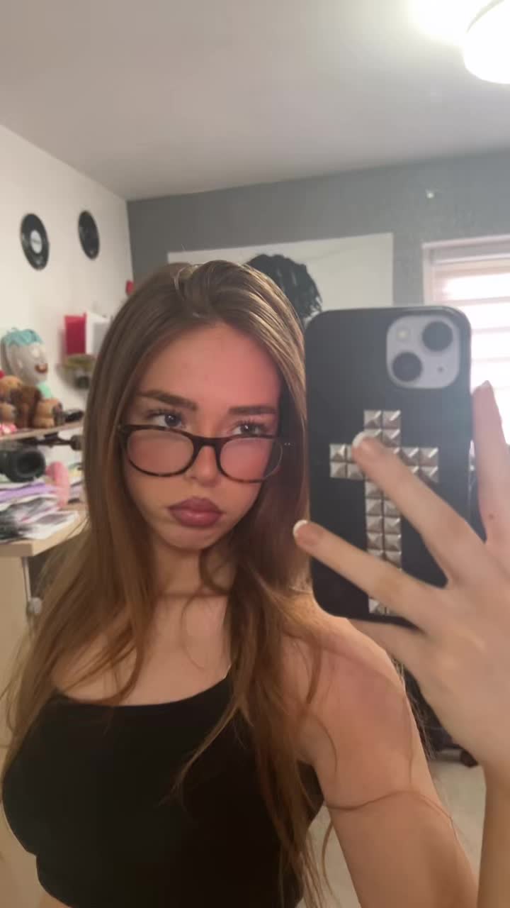 @✱