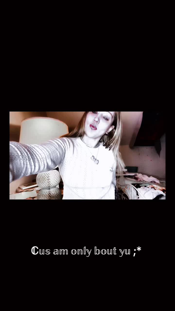@Victoria Essy singer