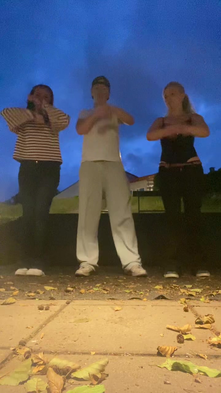 @Ellaspammm