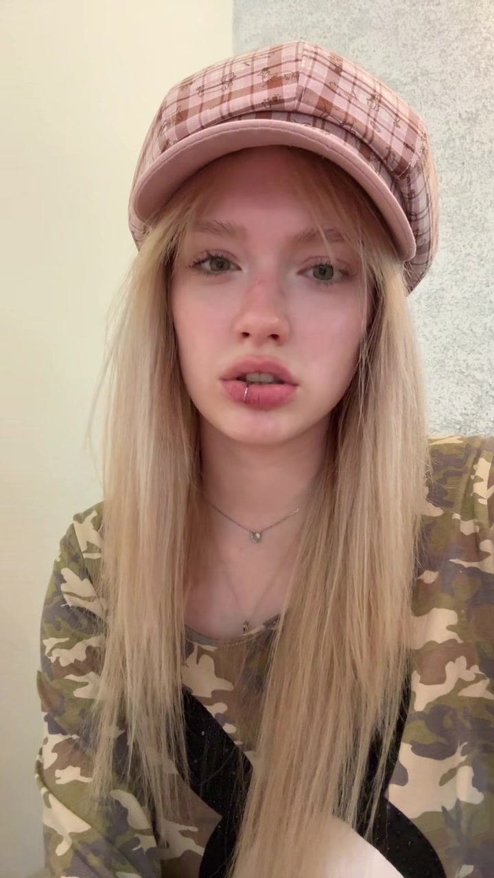 @MarisaLeona_