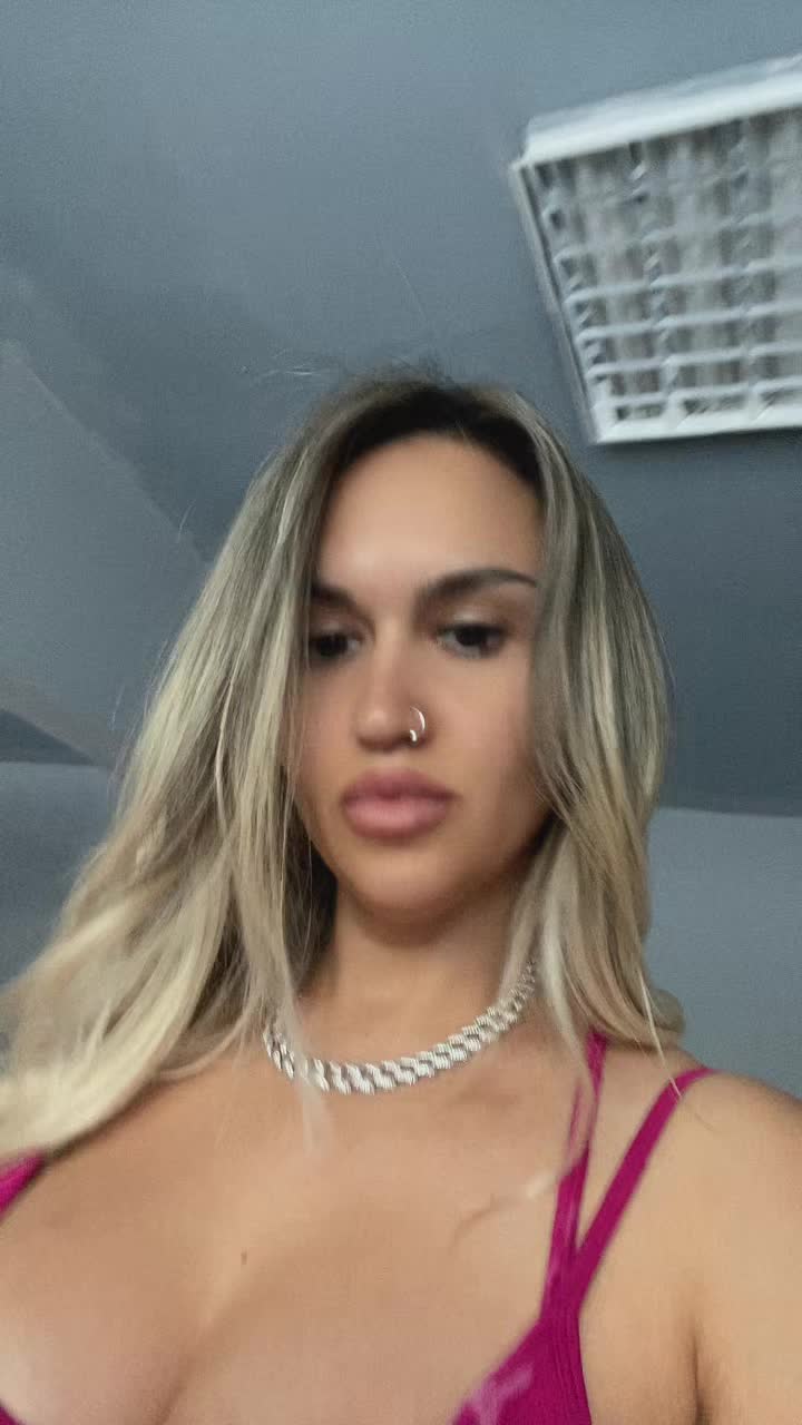 @Ana Carastan