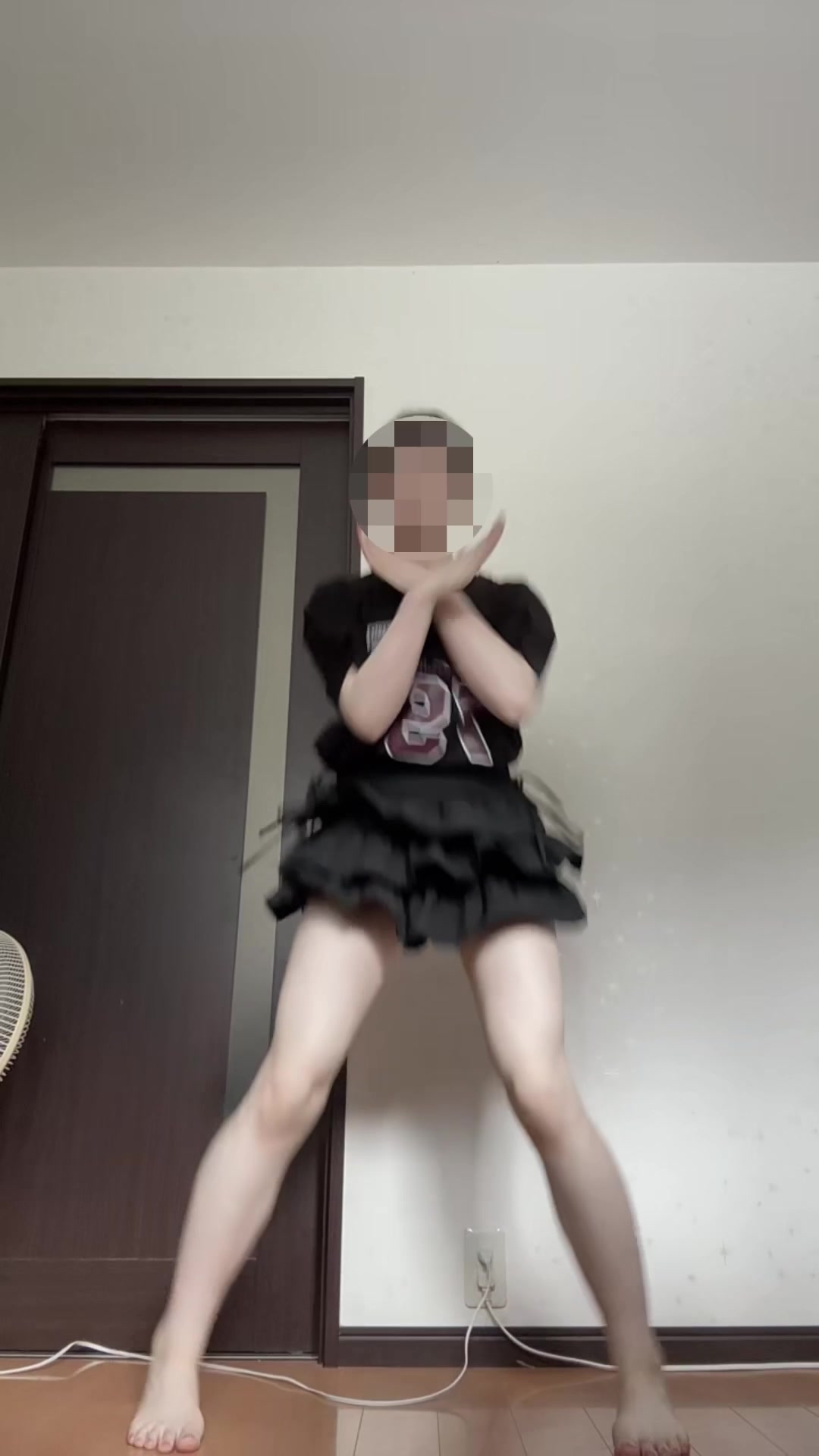 @奥深ハル子
