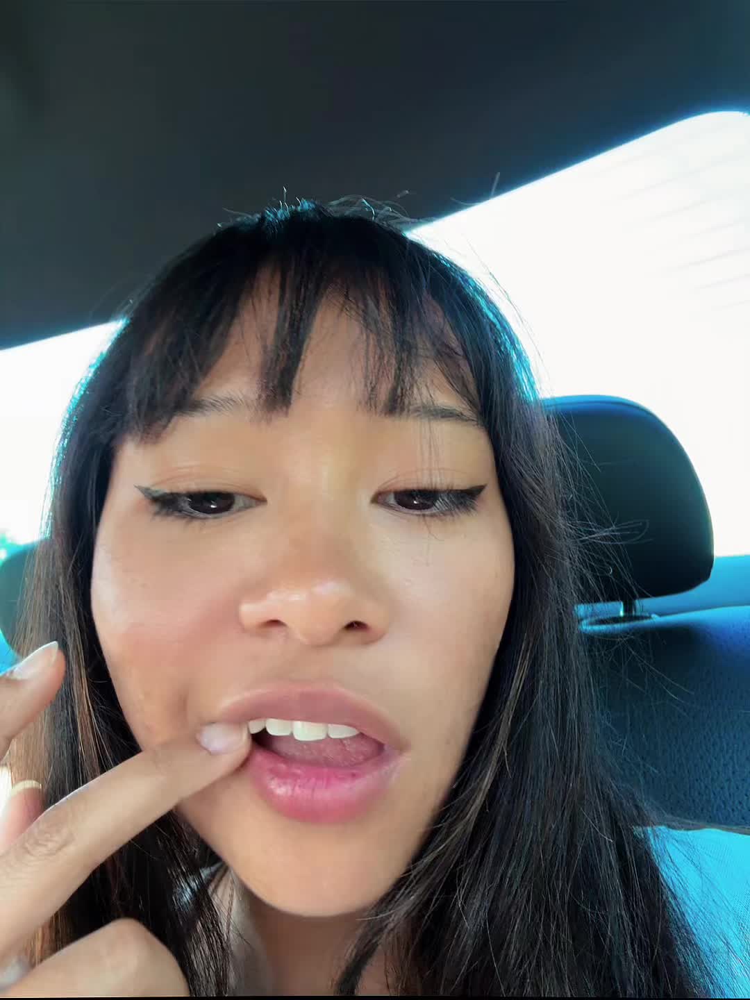 @Riaaa