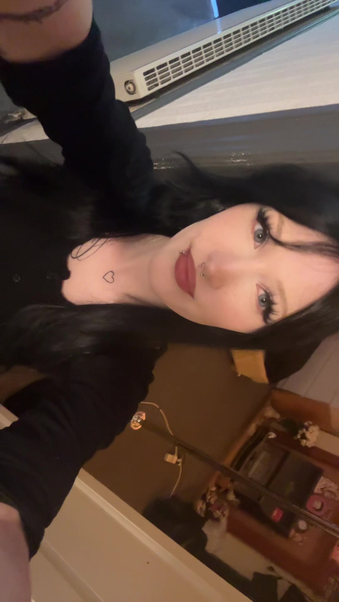 @auravaee
