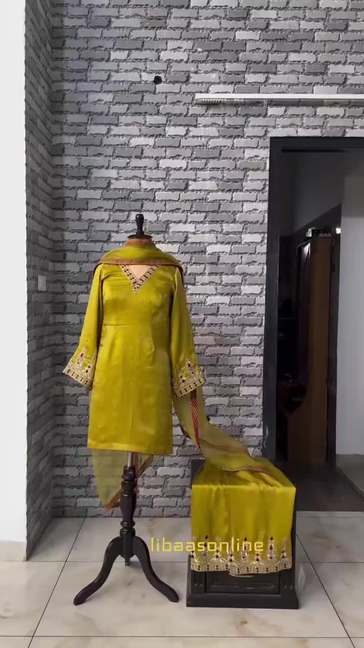 @ਲਿਬਾਸ by ਕੌਰ