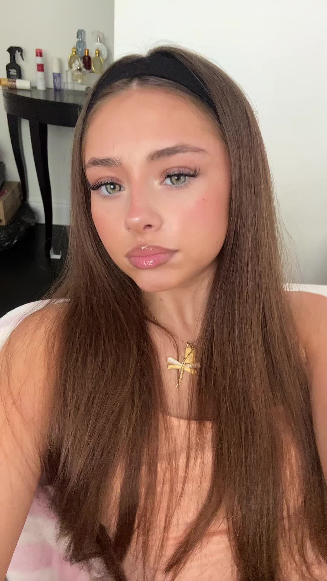 @𝑽𝒂𝒍𝒆𝒏𝒕𝒊𝒏𝒂