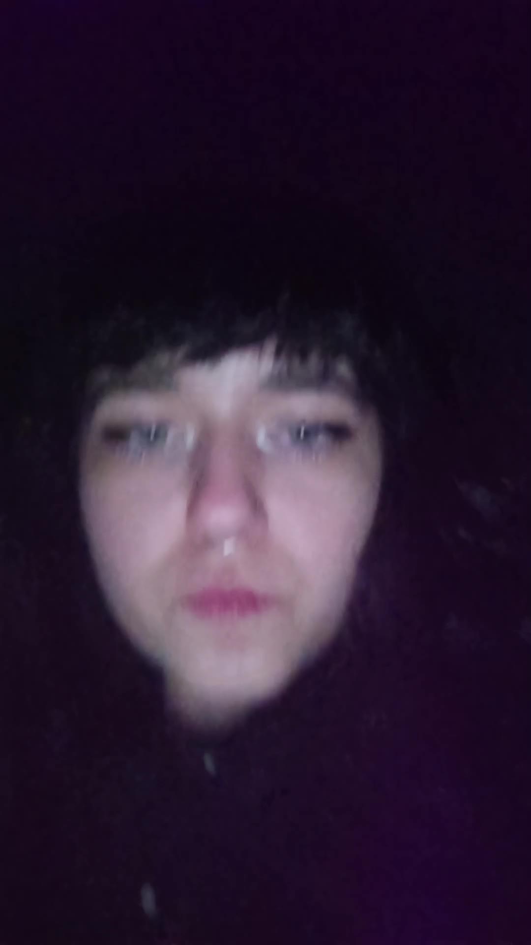 @(─.─||)