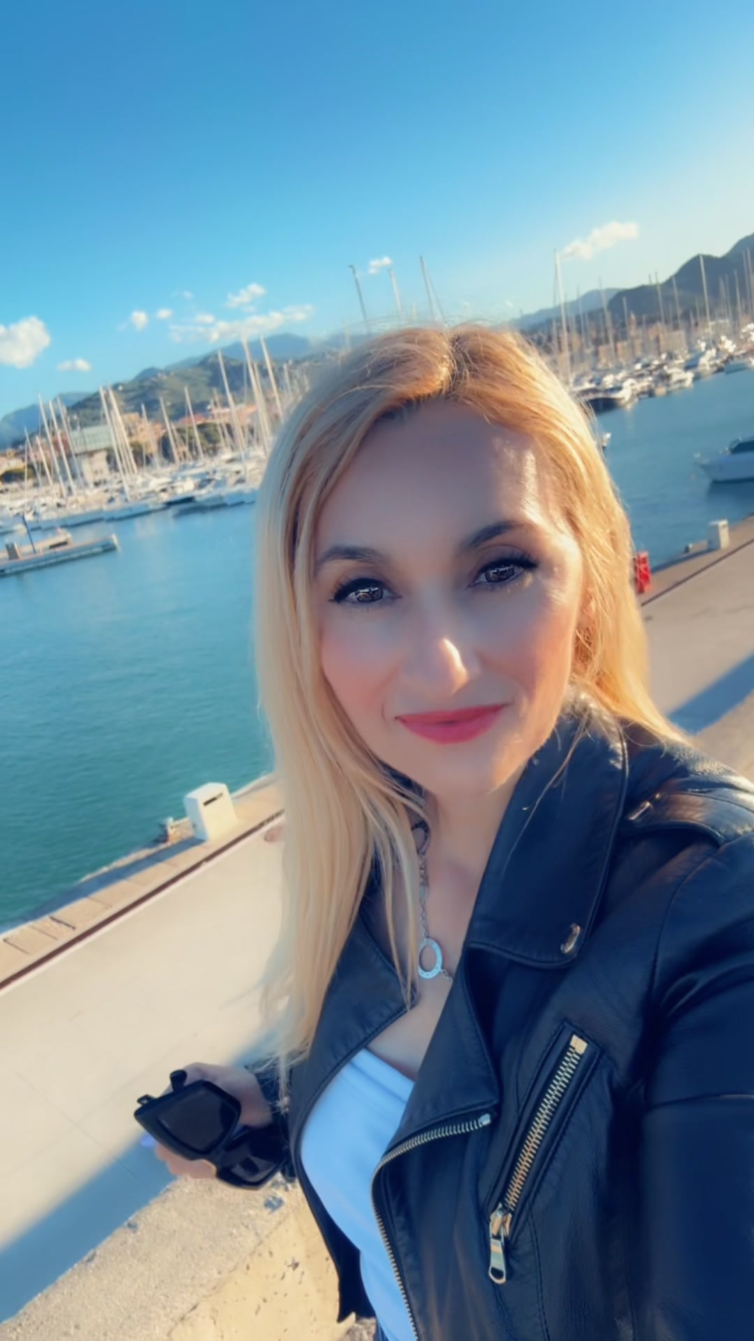 @LillyAndrei