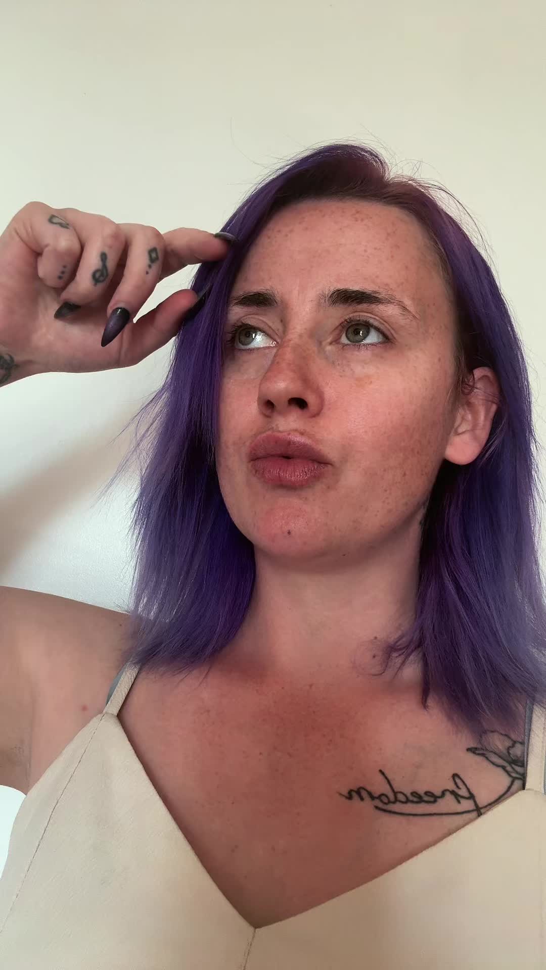 @Holly🦋🦄