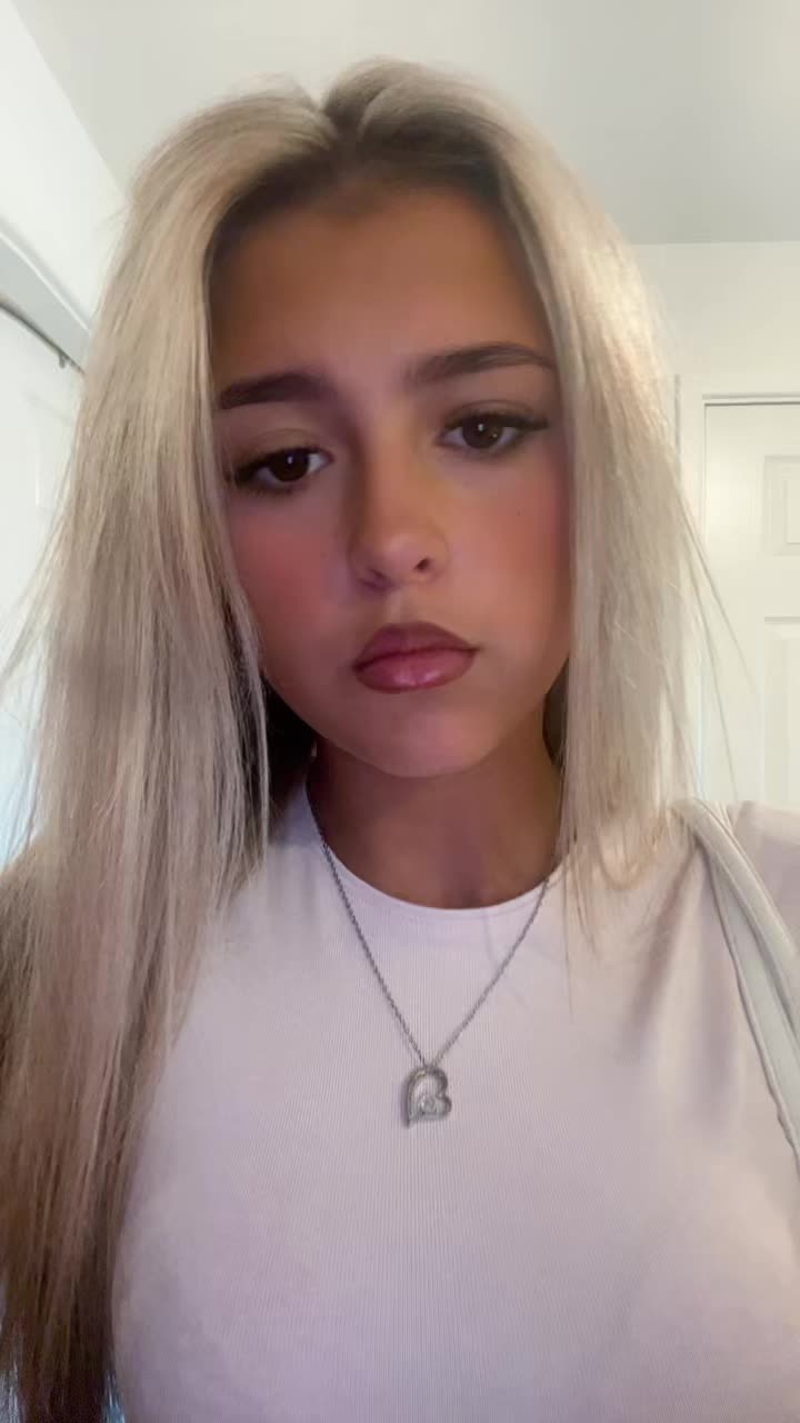 @Bella