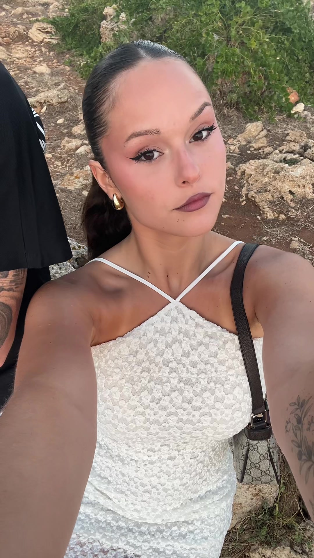 @laramoreenno
