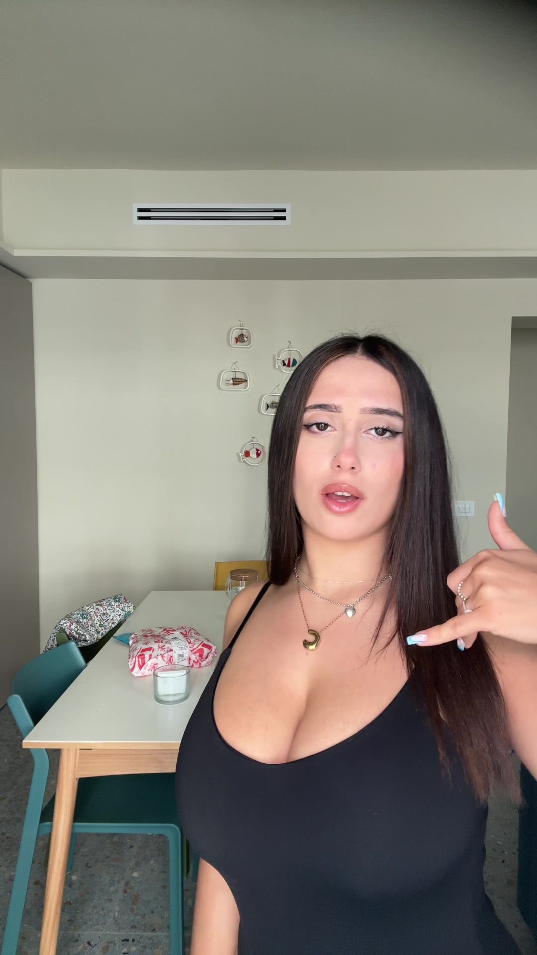 @chloecarnevaletti