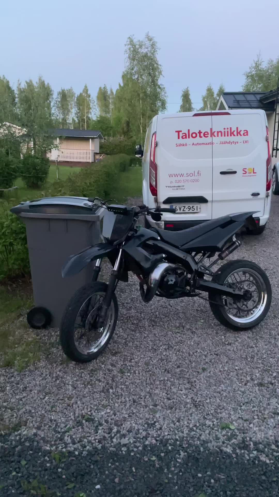 @Väne