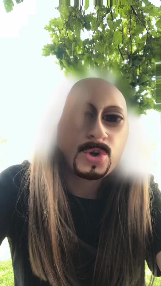 @𖤐