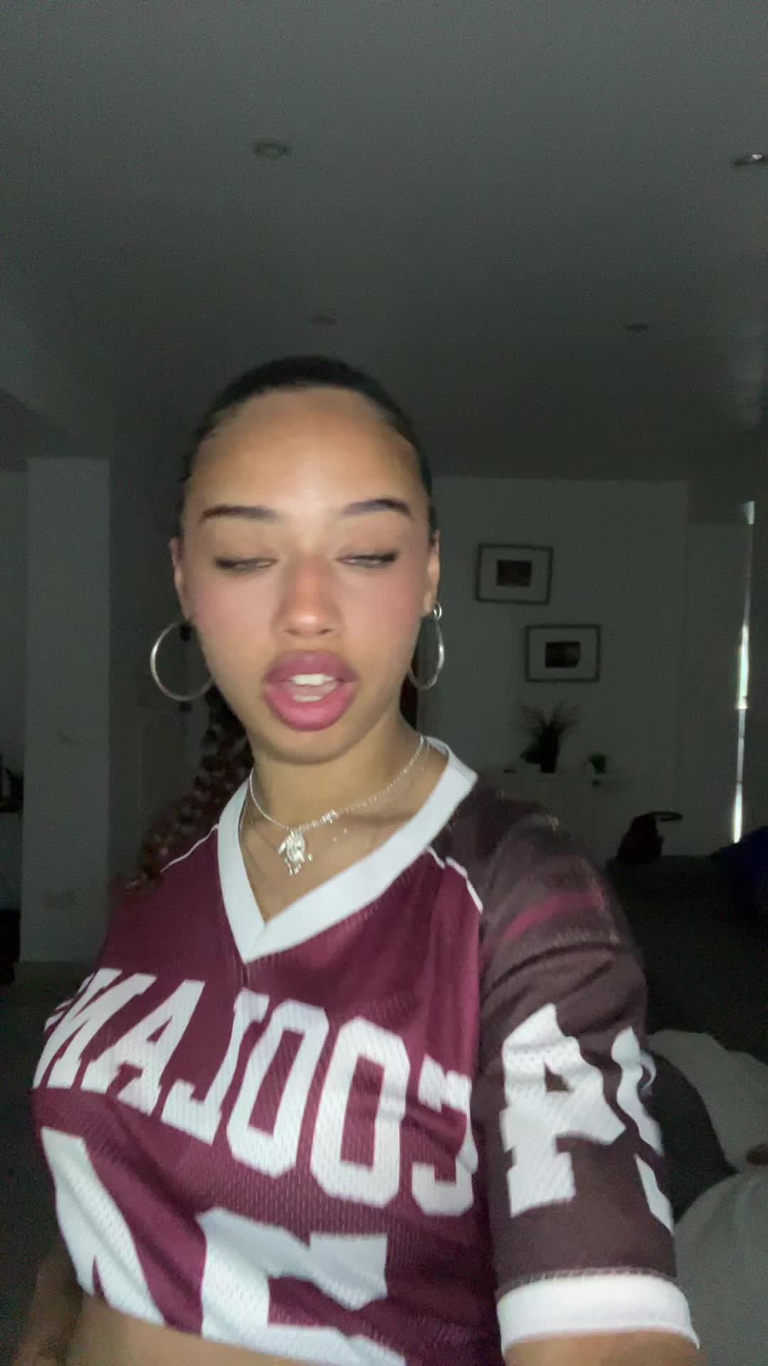 @kiaraaa