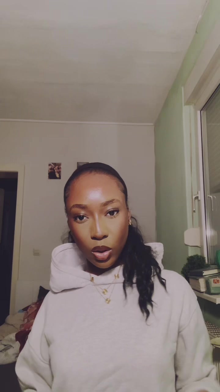 @V🏄🏾&zwj;♀️