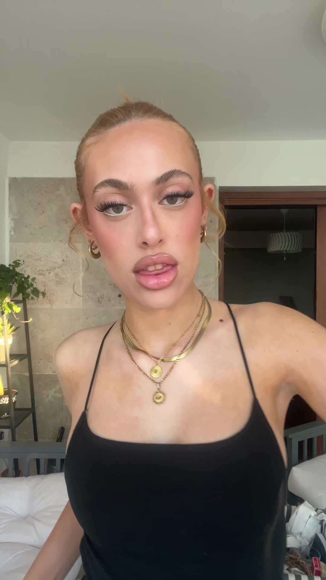 @c;