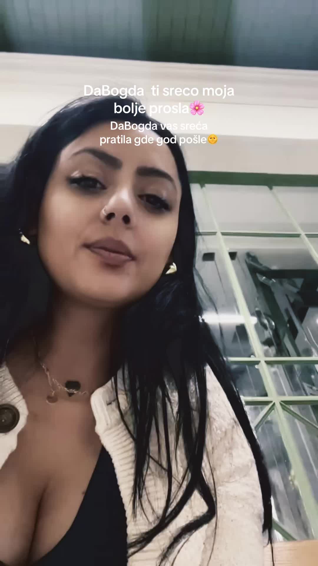 @ℰ