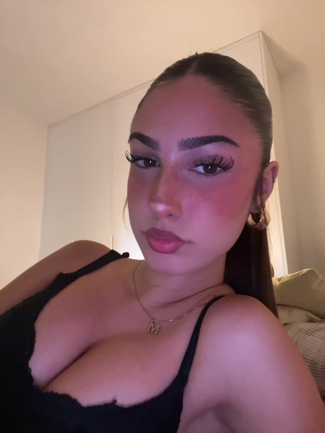 @𝐌