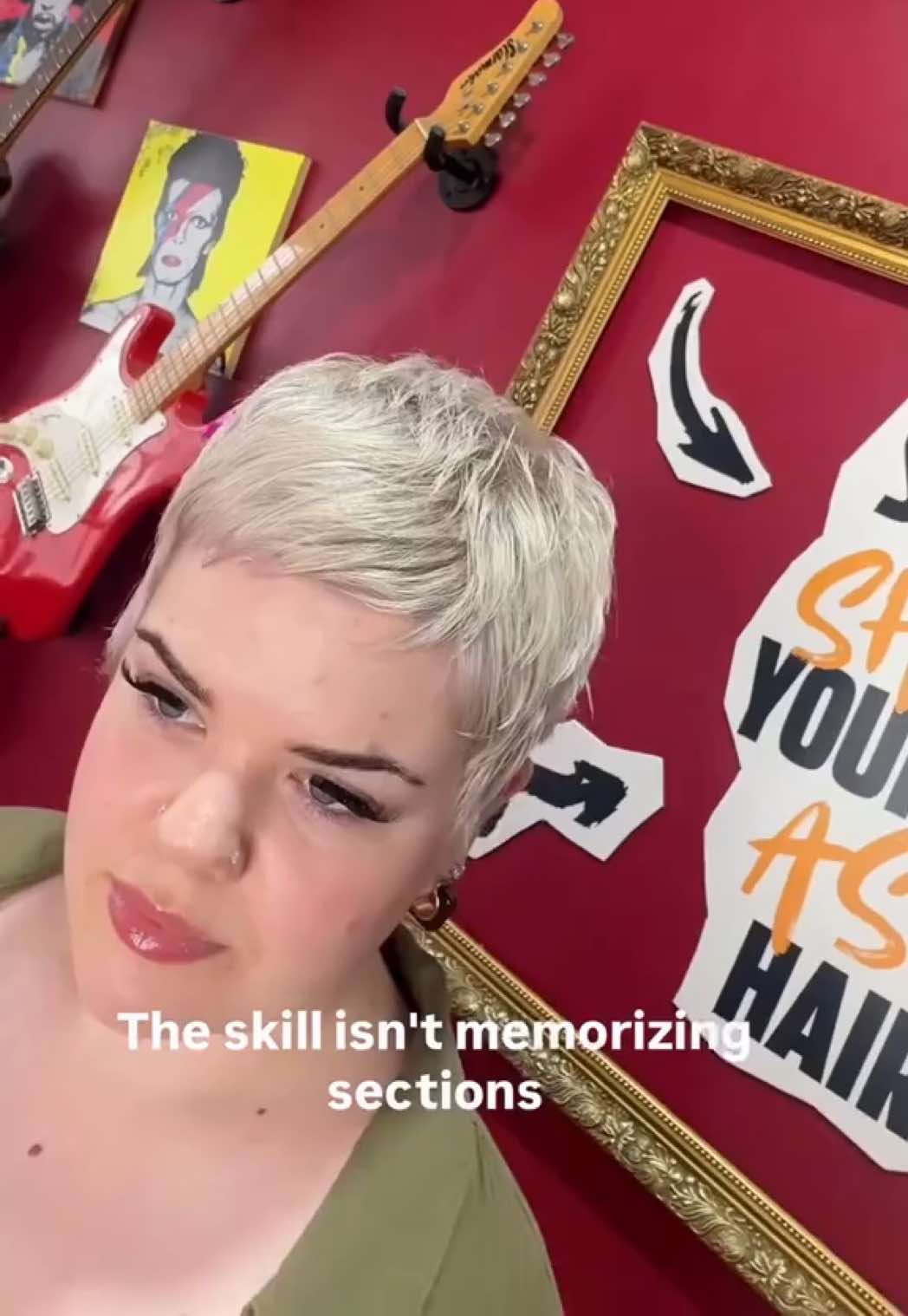 @Short Hair Cutting Specialist