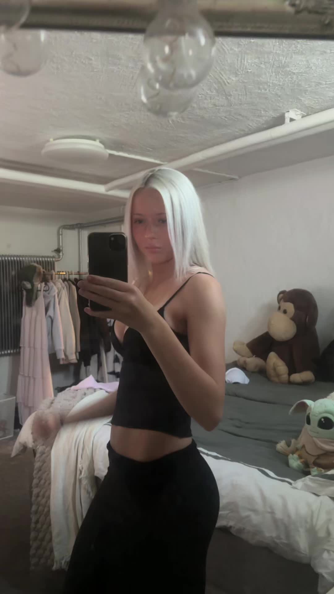 @🦄