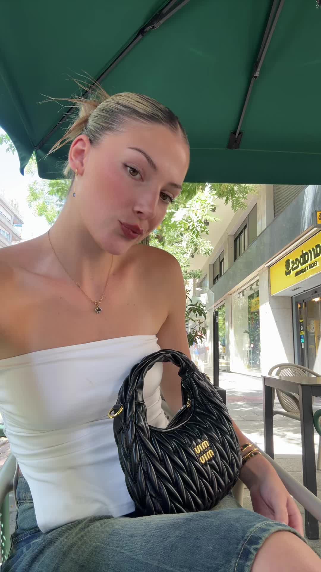 @carlotaa.zzanoni