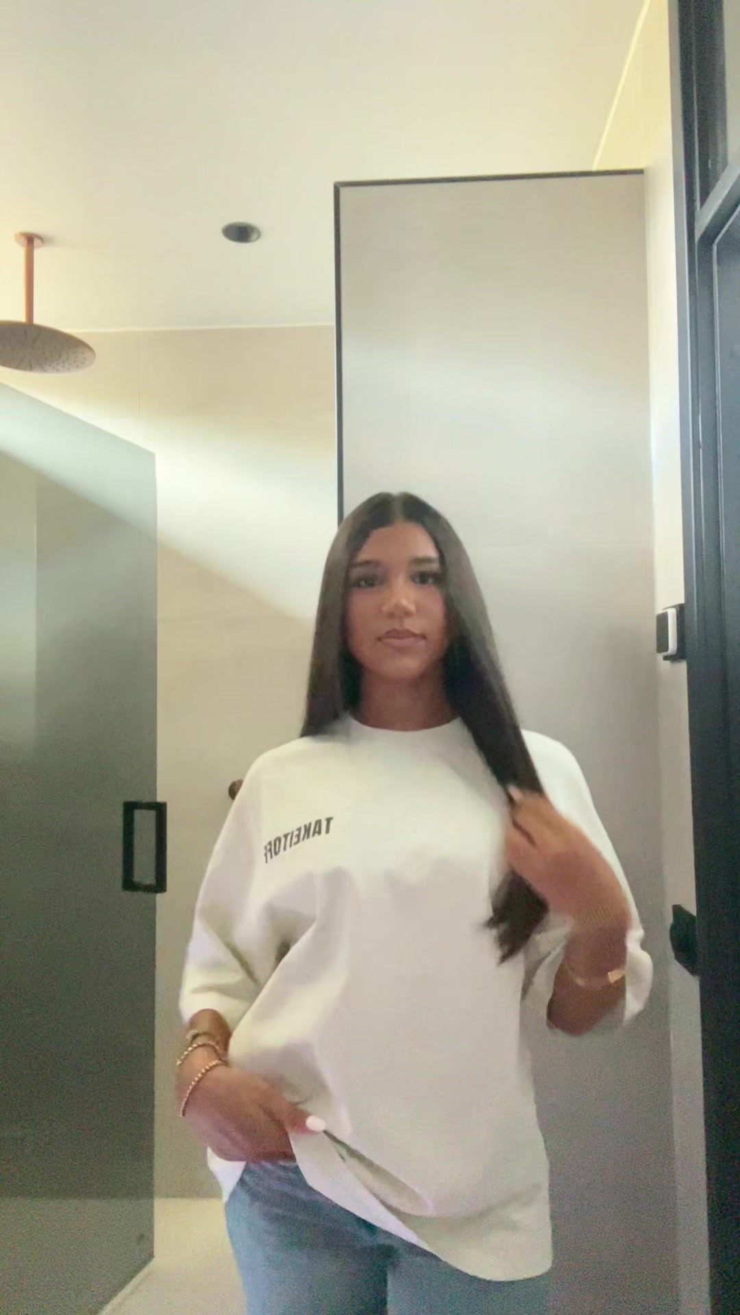 @𝐽𝑂𝑌𝐾𝐿𝑈𝐼𝑁