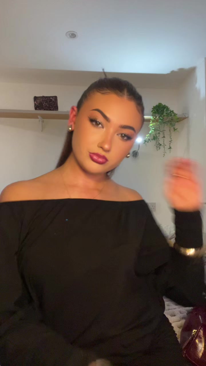 @laurenskay