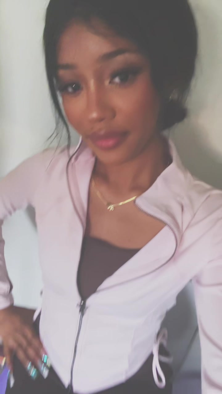@ashlynj