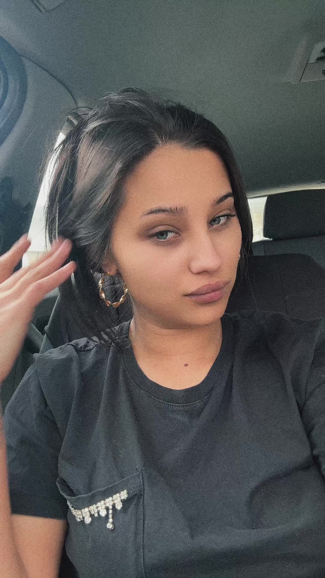 @🦋