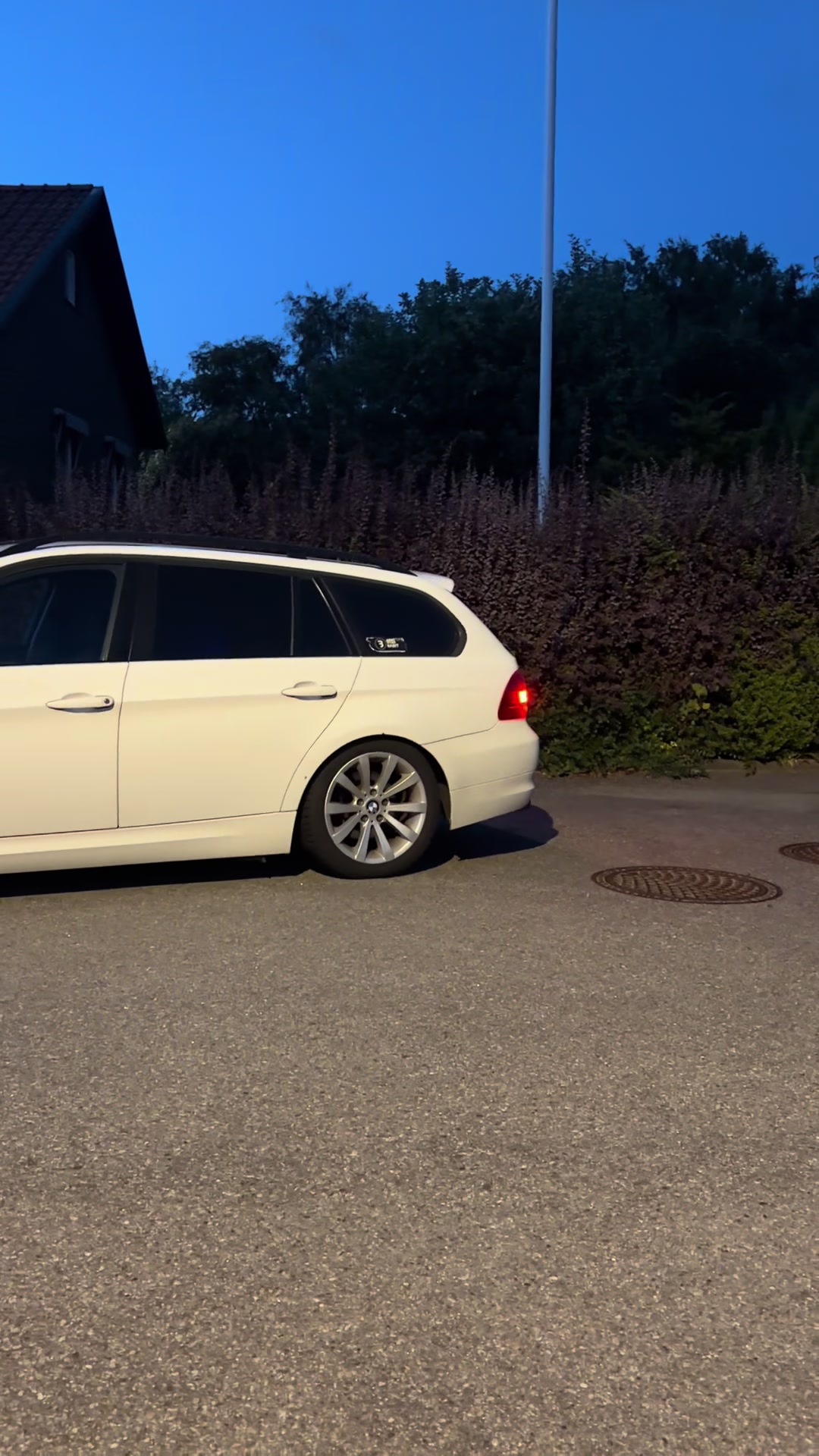 @𝓔𝓶𝓲𝓵𝓲𝓸🇽🇰🚗