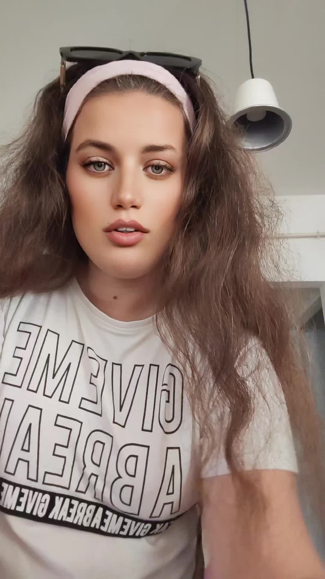 @🩷🩷M&oacute;nika❤️❤️