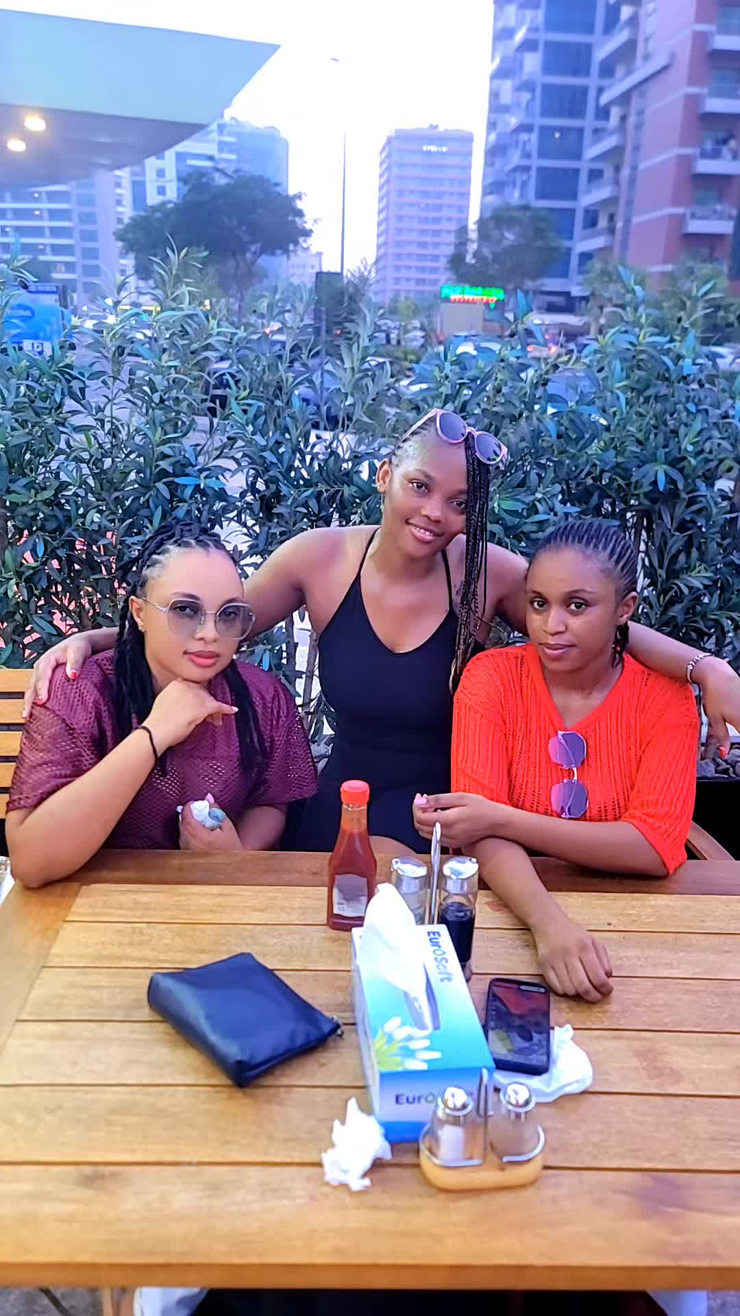 @KENDI 🇰🇪🇦🇪🇺🇲
