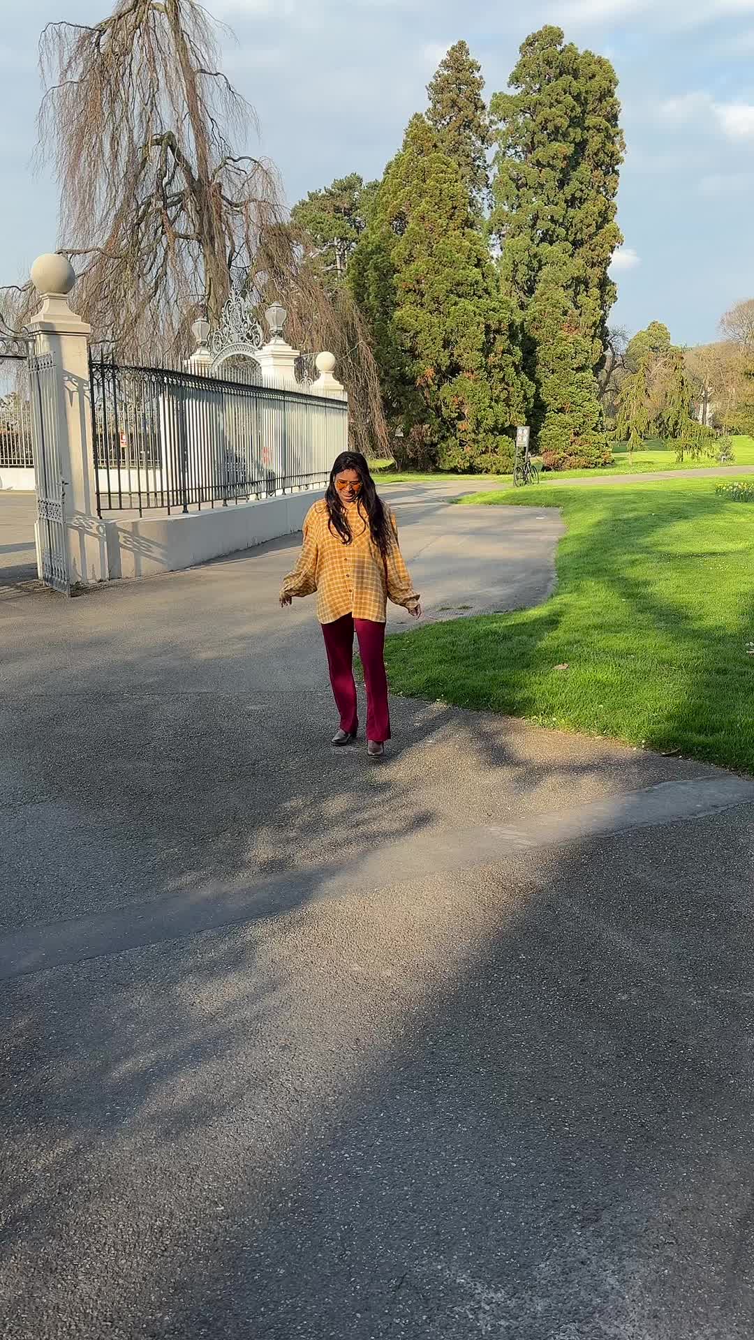 @ℝ𝕠𝕤𝕖𝕪 🌹