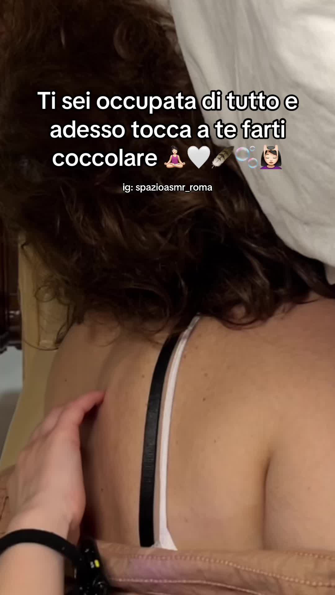 @Chiara | ASMR dal vivo 🪶🤍