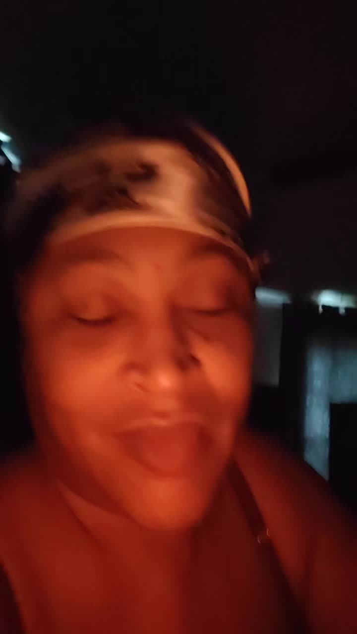 @Aunty talks shit