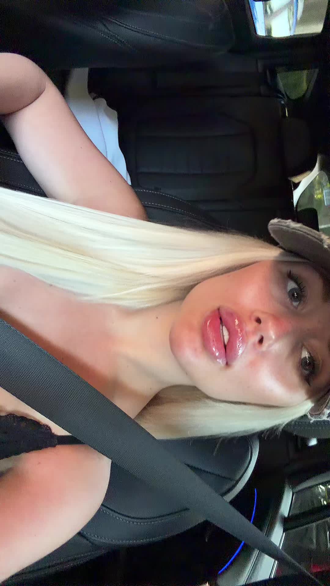@lauragoomeez_