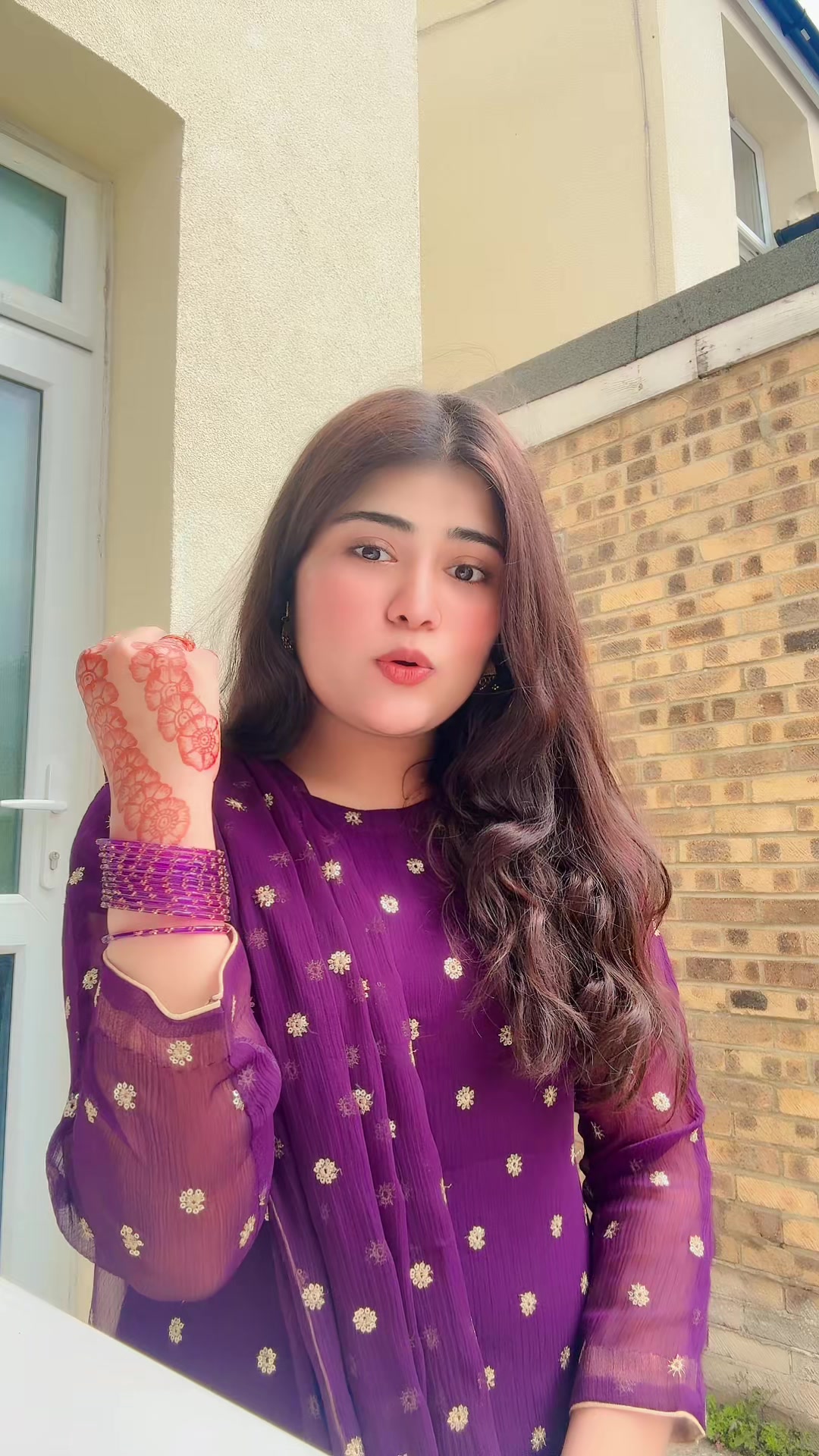 @LARAIB