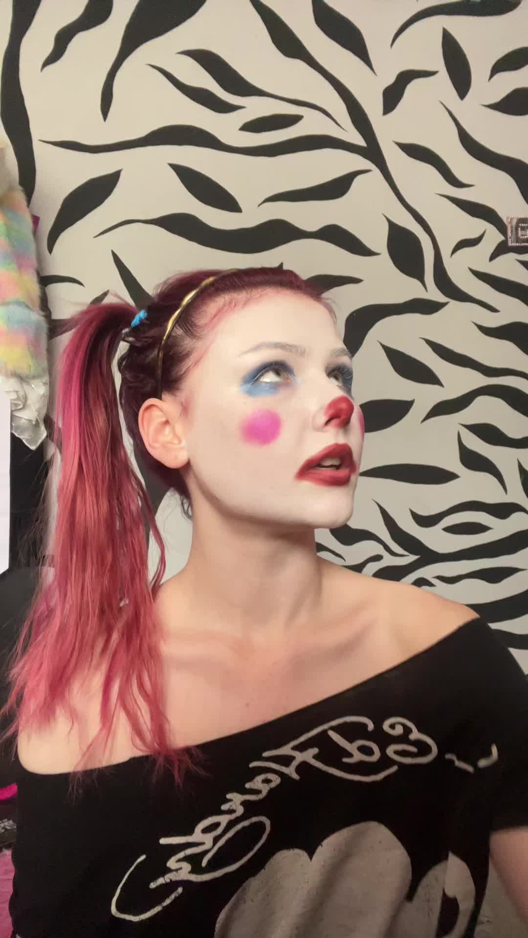 @🦄