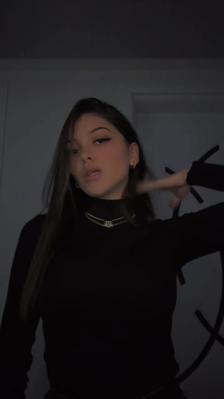 @ᴀɴɪ ᴀʟᴇᴋꜱᴀɴᴅʀᴏᴠᴀ