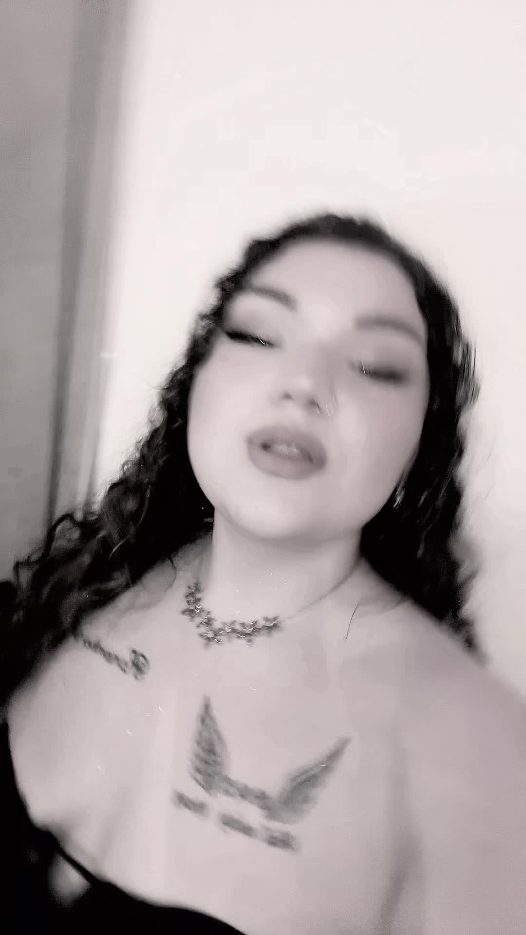 @noemiii