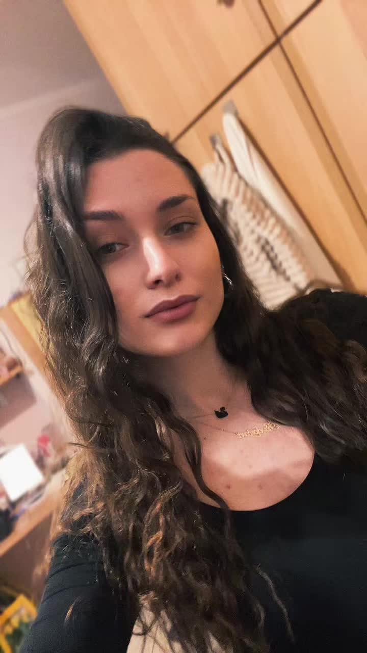 @👸
