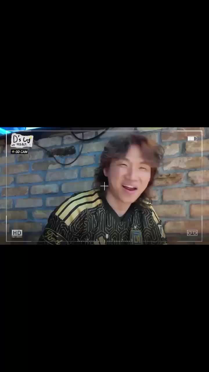 @jiyong my first love love ya