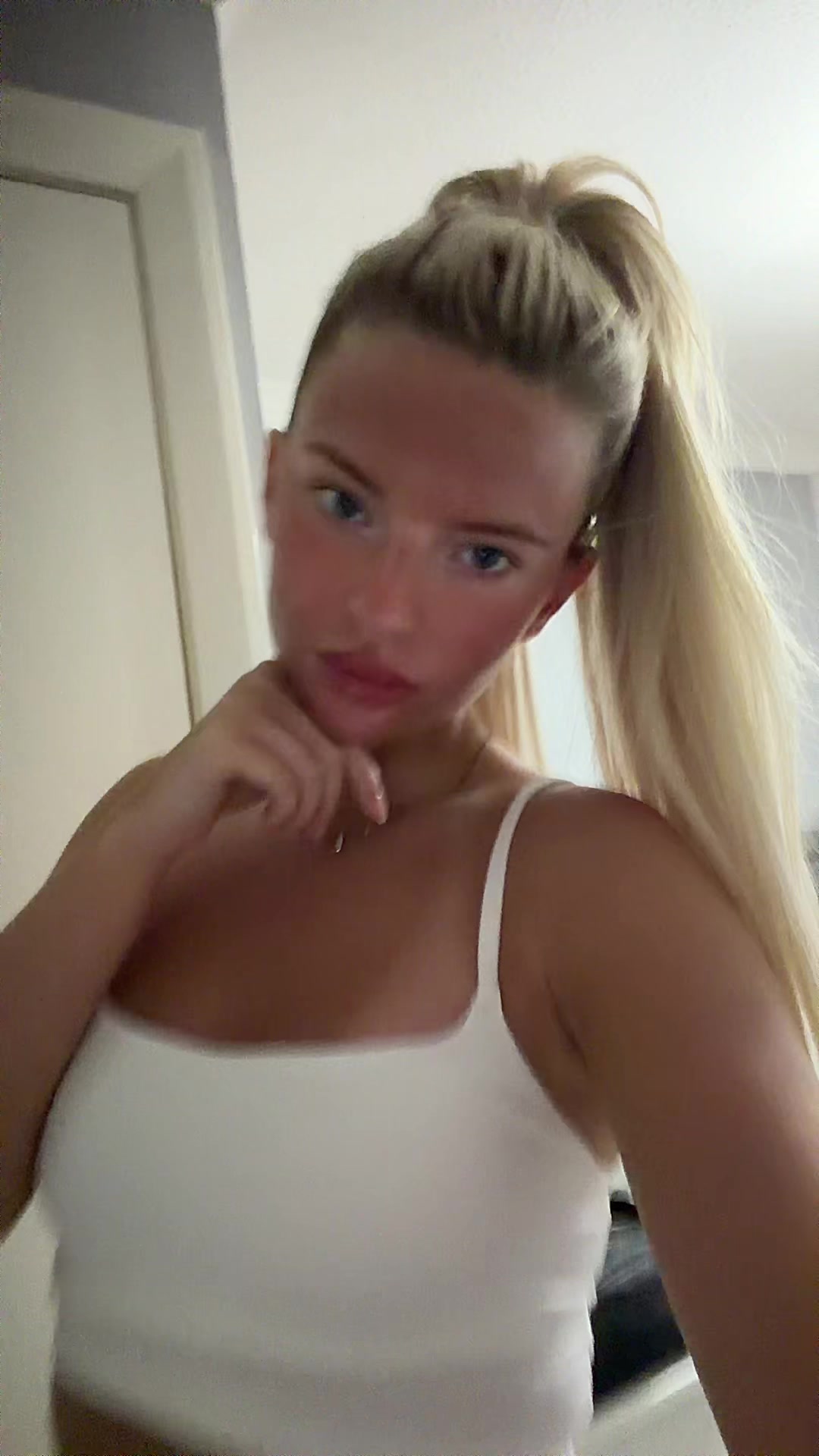 @laurennmuir